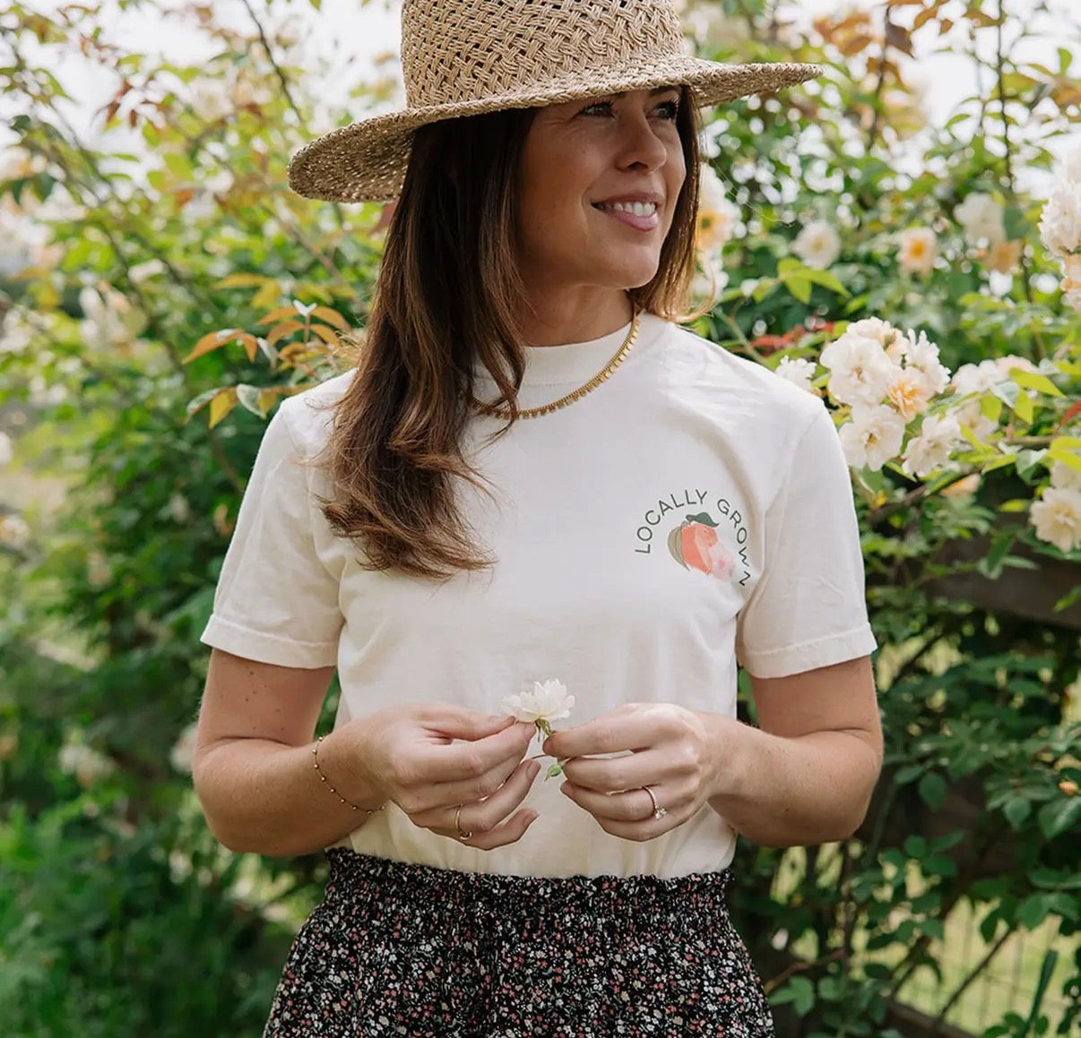 Farmers Market Peaches Tee