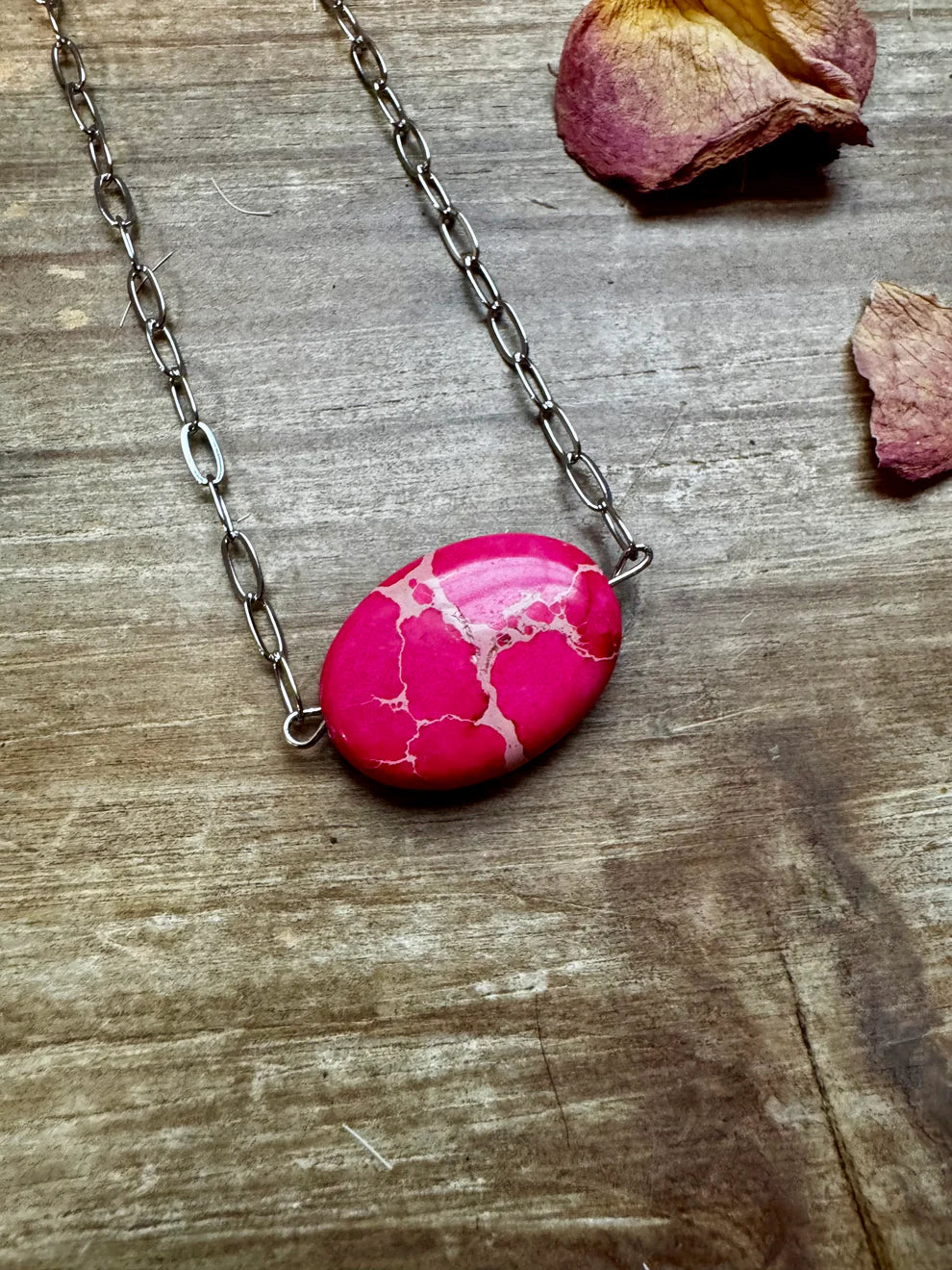 Oval Pink Choker Verasite